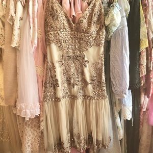 Gold Sue Wong Nocturne dress✨